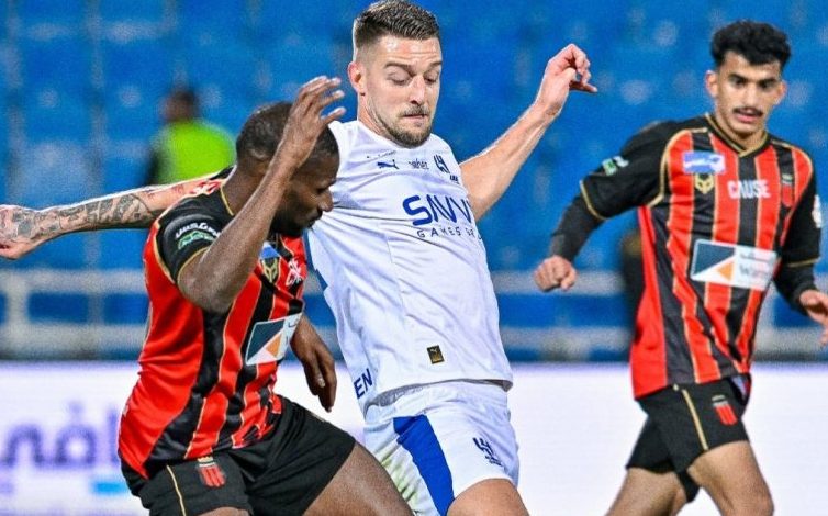 الرياض يحبط أحلام الهلال السعودي