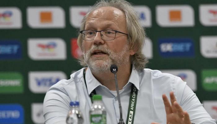 المدرب توم سينتفيت لاعب منتخب بلجيكا السابق